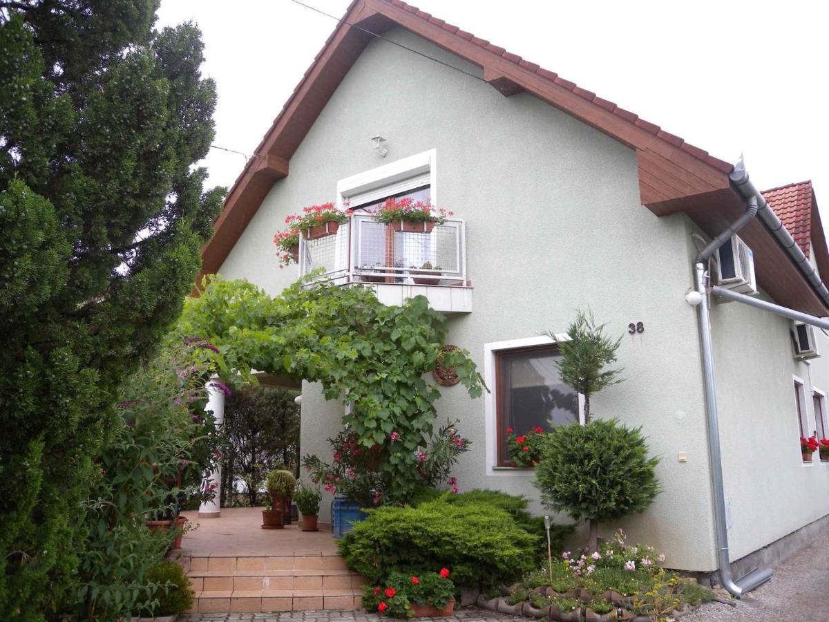 Apartment In Keszthely/Balaton 19020 Eksteriør bilde